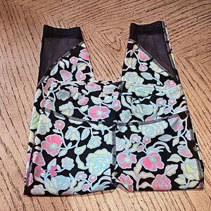 Girls size S floral Under Armour leggings NWOT
